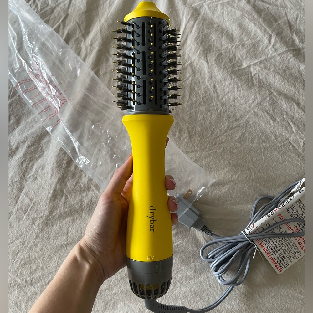 Drybar single shot brush
